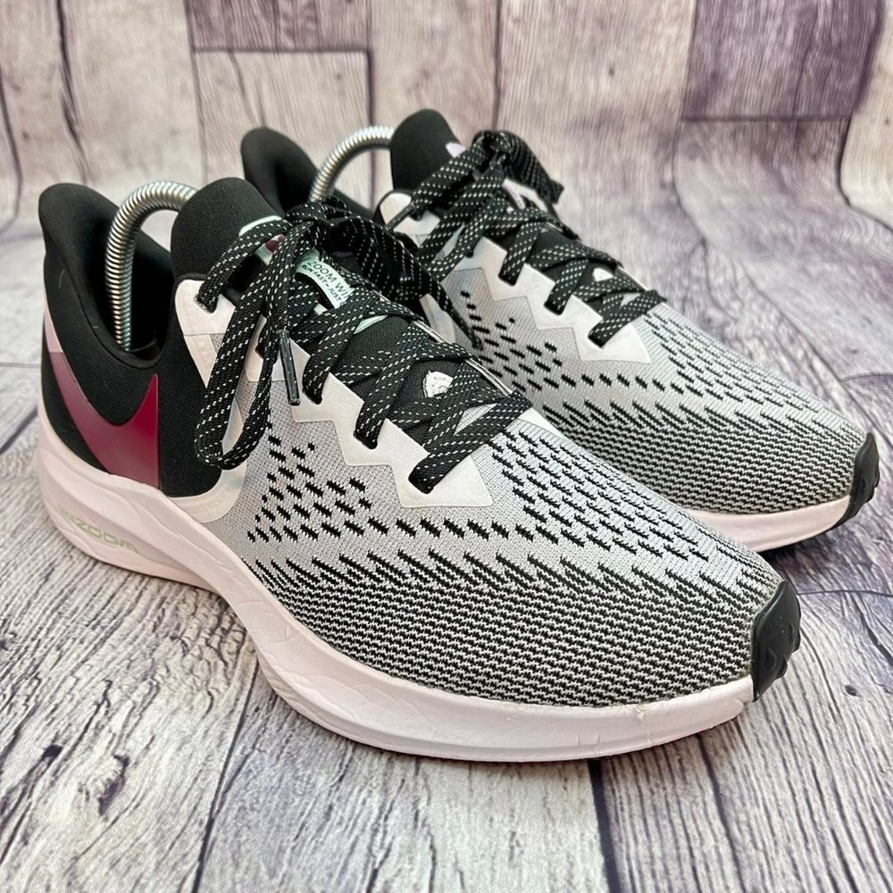 Nike Air Zoom Winflo Women's Size 8 Running Athletic Sneakers AQ8228-103 - Picture 2 of 10